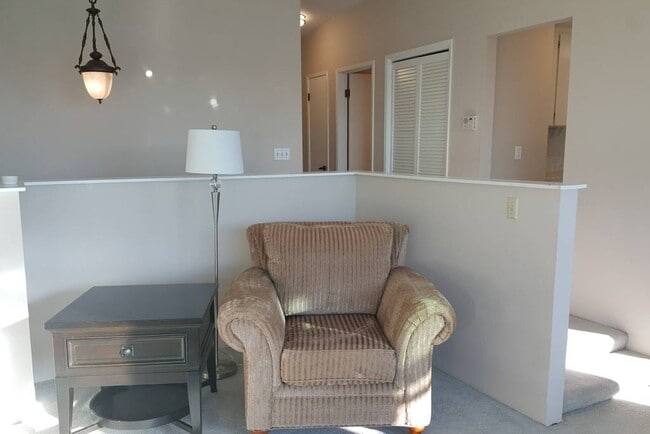 living room & hallway - 835 S 227th Pl