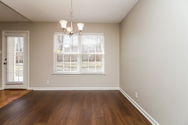 Building Photo - 804 Winchester Cl