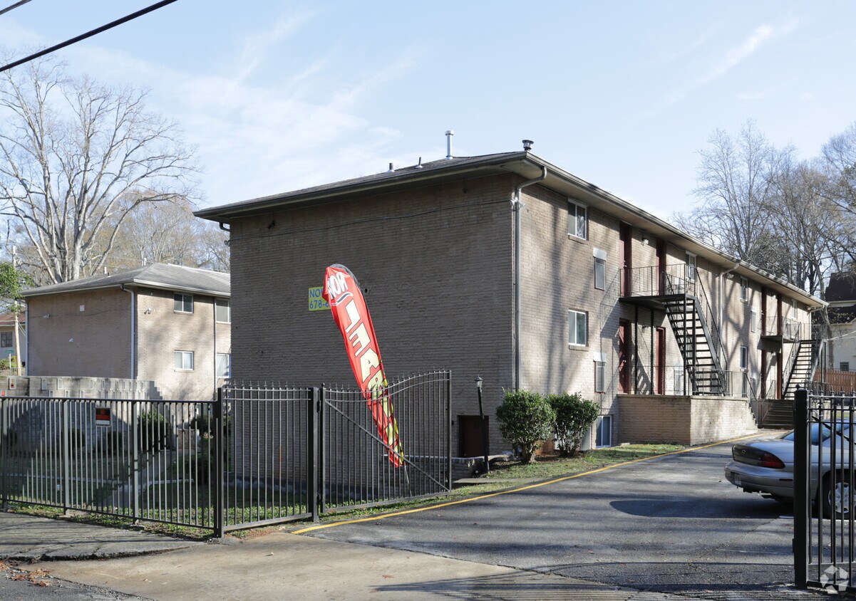 Foto principal - 3300 College St