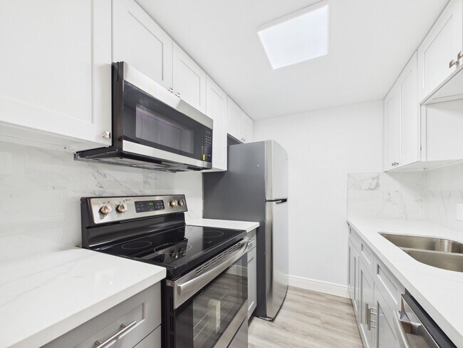 Foto del edificio - 7510 Hornwood Dr