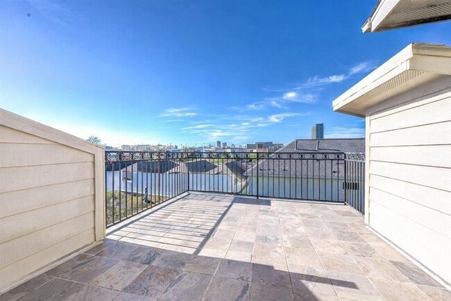 Foto del edificio - 3507 Jackson St