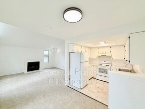 Building Photo - 1410 NE 72nd St