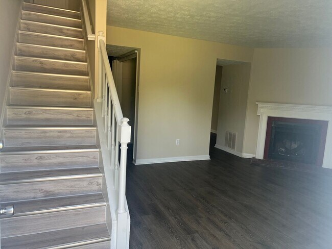 Building Photo - Beautiful home in Stone Mountain.