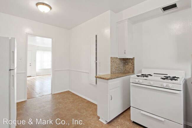 Building Photo - 1 br, 1 bath Apartment - 1692 Manning/1066...