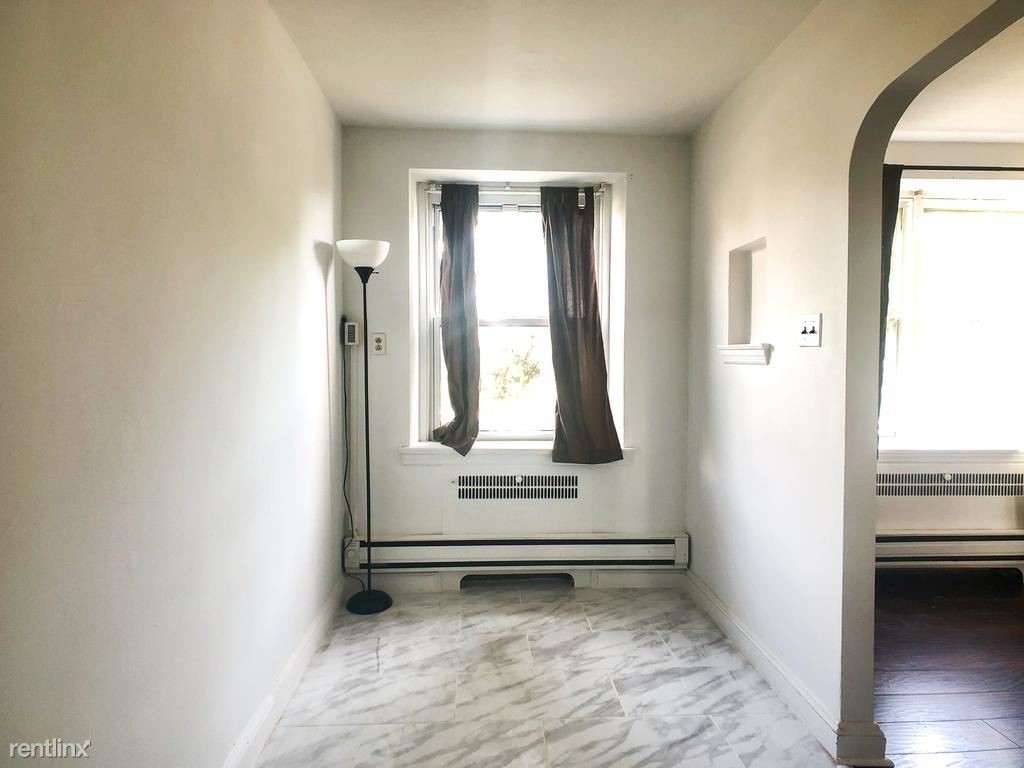 Primary Photo - 2 br, 1 bath Apartment - 105 St Laurence Rd