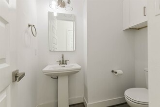 Building Photo - 308 Queen Sude Ln