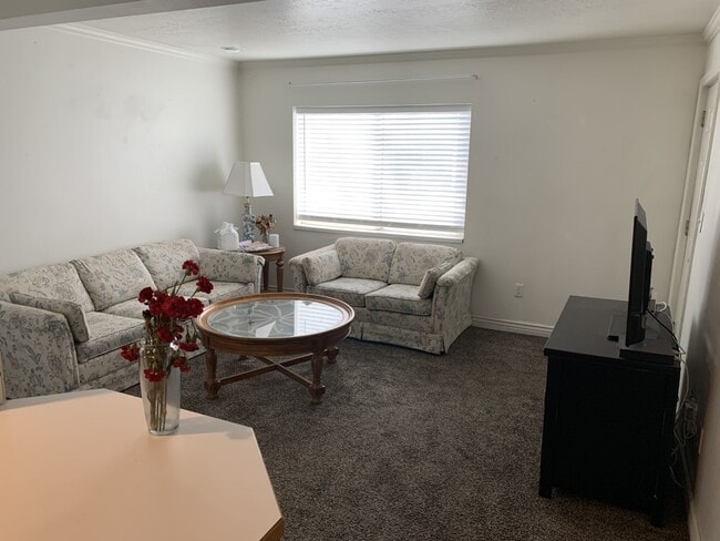 Building Photo - 1547 N 550 W