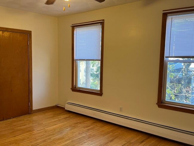 Building Photo - 84 Hampshire St