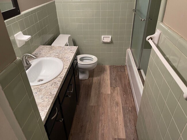 Foto del edificio - 1BED/1BA Duplex