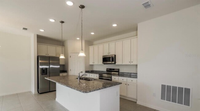 Building Photo - 523 Crown Rose Dr