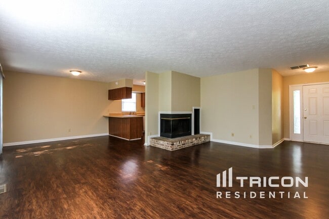 Building Photo - 7540 Crickwood Ln