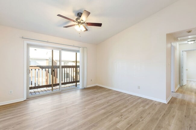 Building Photo - Ready to Rent