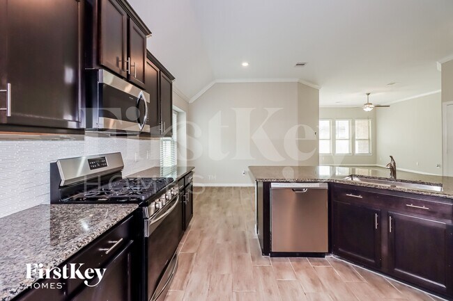 Foto del edificio - 1648 Breezewood Dr