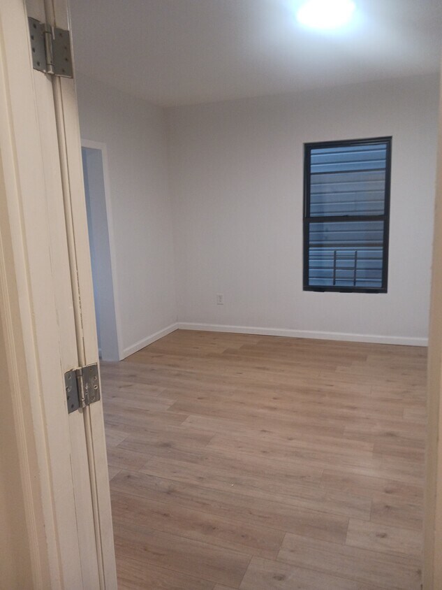 Foto principal - 217 Stanley Ave