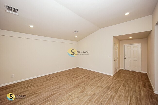 Foto del edificio - 11161 Pendleton Ave