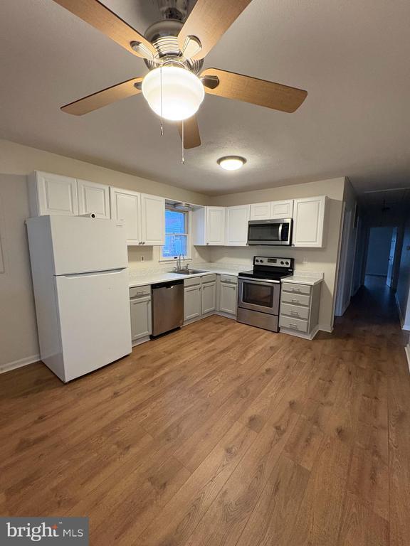 Building Photo - 39564 Potomac Ave