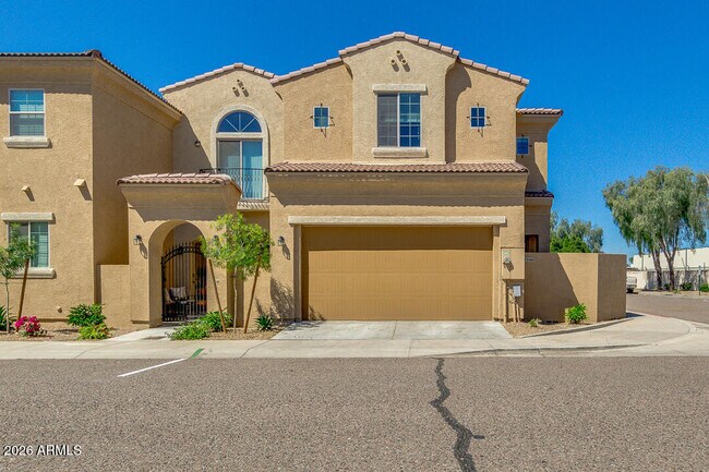 Foto del edificio - 1367 S Country Club Dr