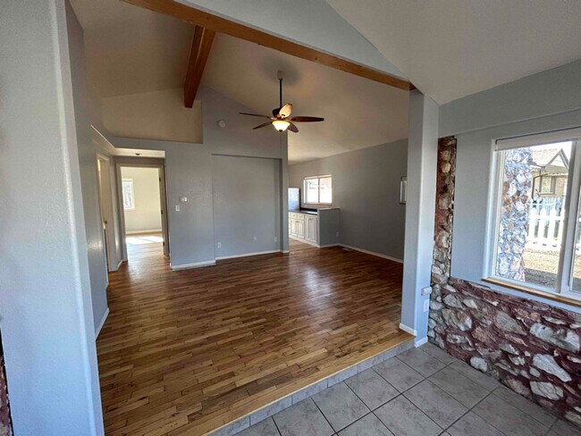 Building Photo - 5581 Clay St