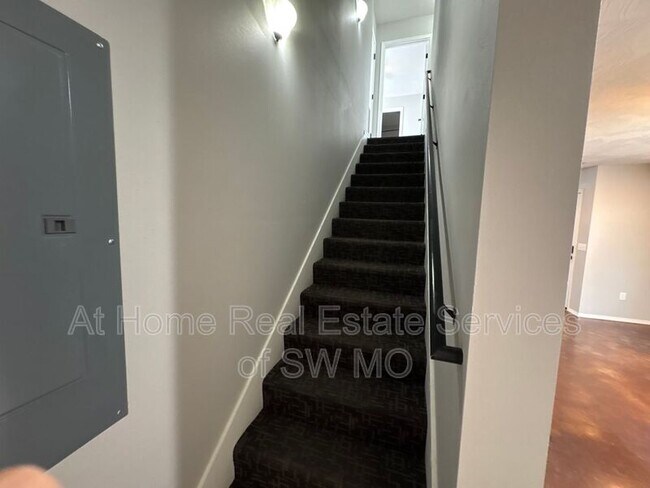 Foto del edificio - 516 E Cherry St