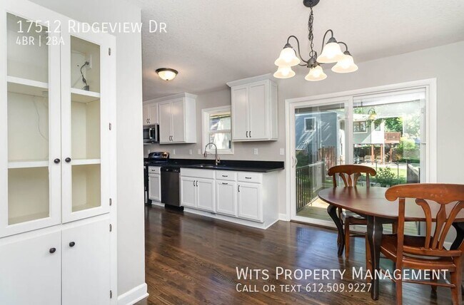 Building Photo - Beautiful Minnetonka Home