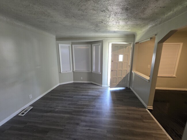 Foto del edificio - 20284 Ferguson St