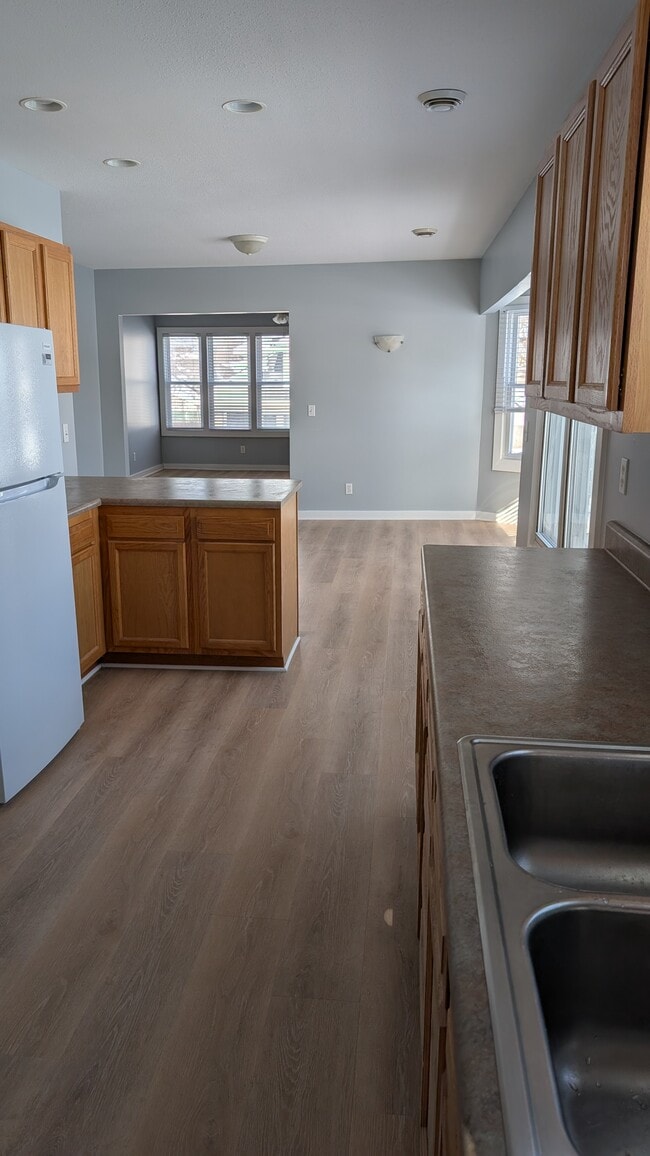 Kitchen and dining area - 517 E Barker Ave