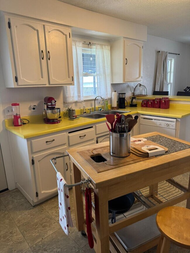 Foto del edificio - 406 Newtown St