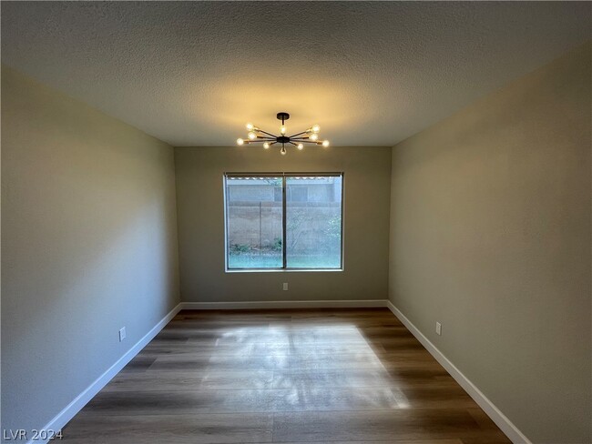 Building Photo - 2804 Oasis Cir