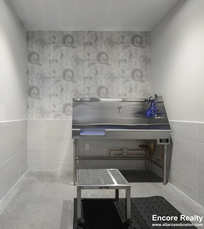 Building Photo - 425 Massachusetts Ave