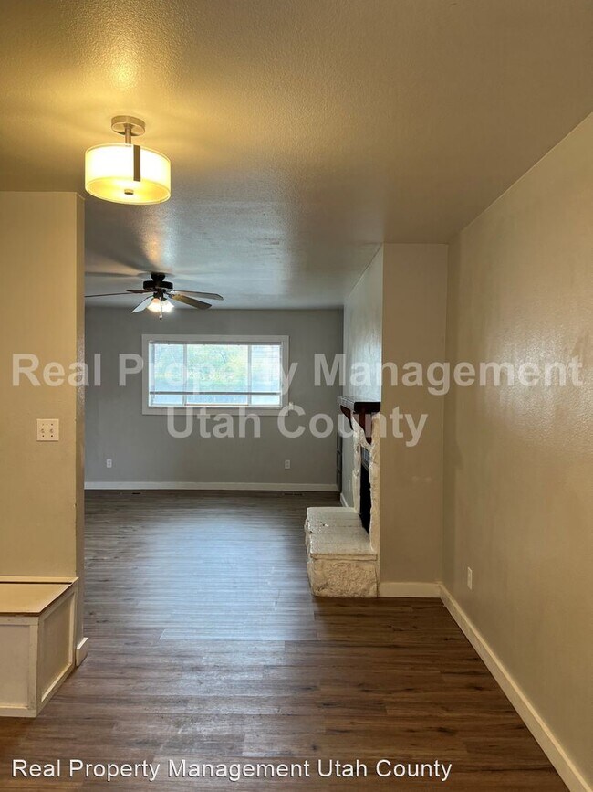 Building Photo - 3 br, 1 bath House - 1435 N Amiron Way #A