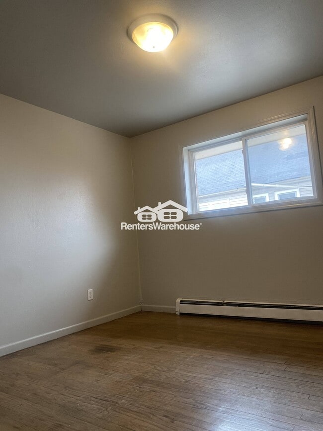 Building Photo - 1418 W Mitchell St