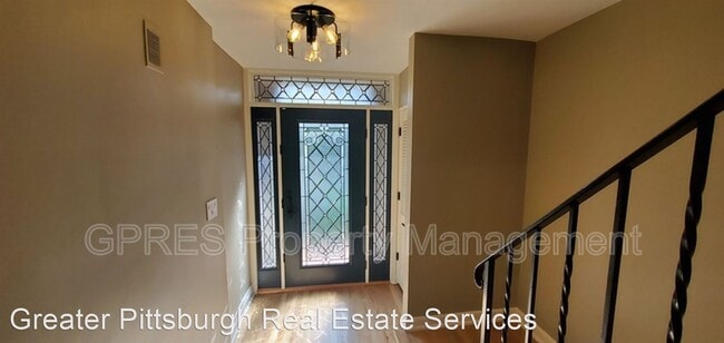 Building Photo - 3 br, 2.5 bath House - 1404 Barnsdale St.