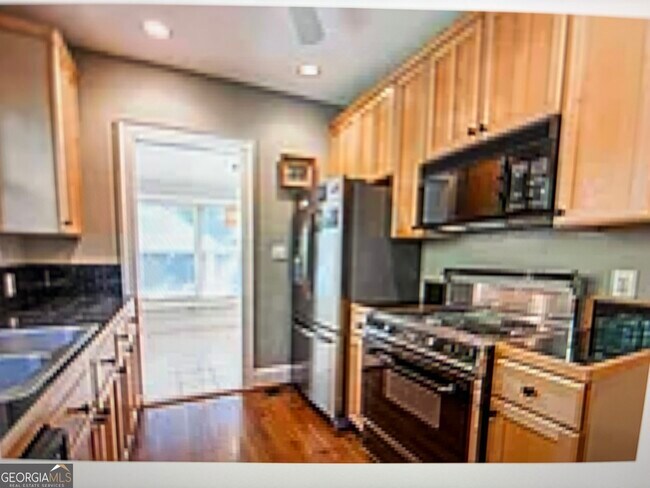 Foto del edificio - 707 Cumberland Rd NE