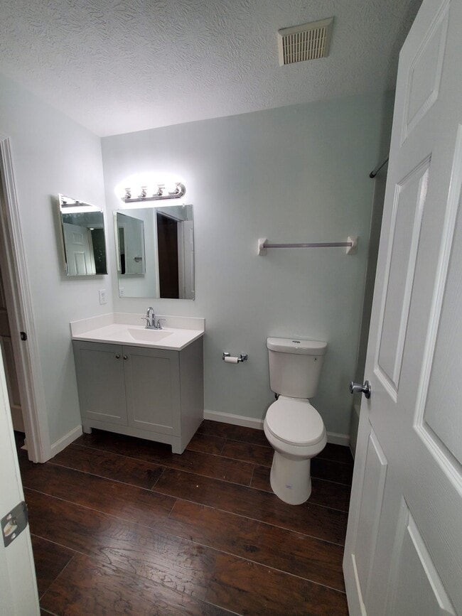 Building Photo - 6486 Crab Apple Dr