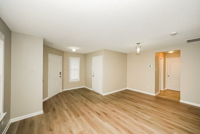 Foto del edificio - 830 Littleton Dr