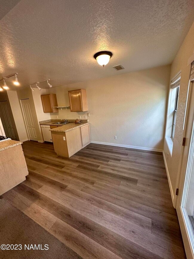 Building Photo - 2561 S Gravel Ln