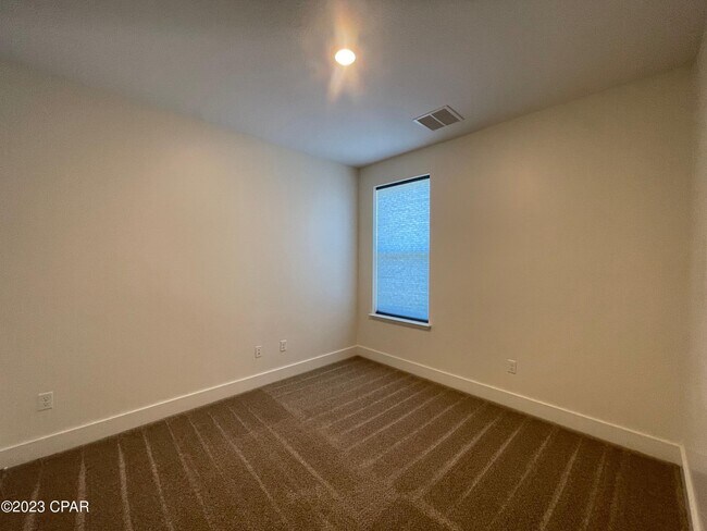 Building Photo - 451 Foxtail Wy