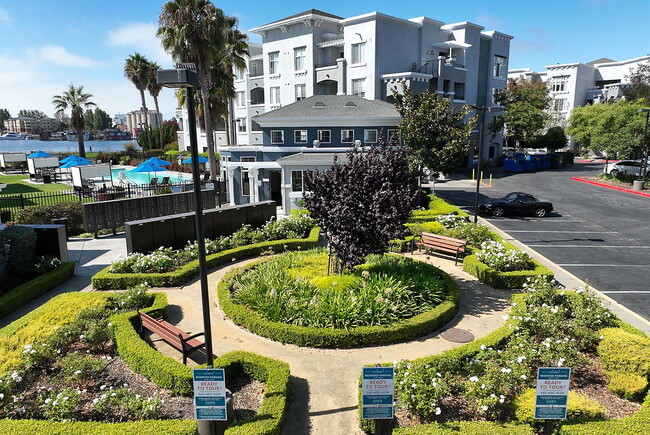 Building Photo - The Landing at Jack London Square