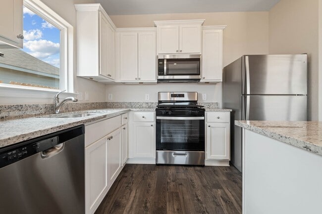 Building Photo - 348 Kingston Wy