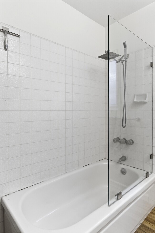 Building Photo - 3609 E 2nd St