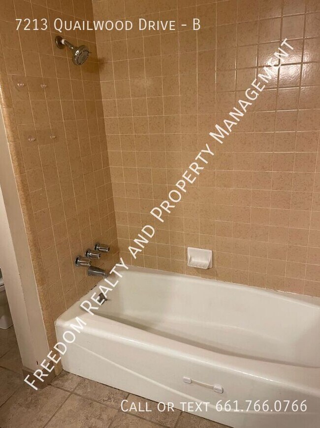 Foto del edificio - 7213 Quailwood Dr