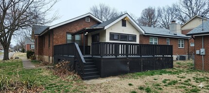 Building Photo - 701 Pemberton Pl