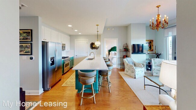 Building Photo - 2 br, 2 bath House - 701 Royal Court #412