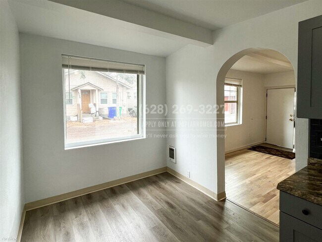 Foto del edificio - 1 br, 1 bath House - 8005 SE Bybee Blvd -