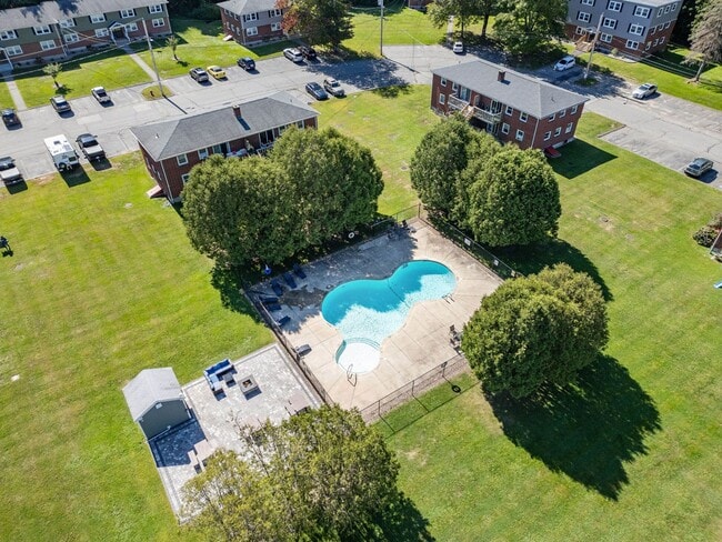 Building Photo - Manor Grove Apartments Groveland
