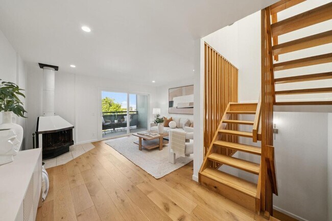 Foto del edificio - 4028 Farm Hill Blvd