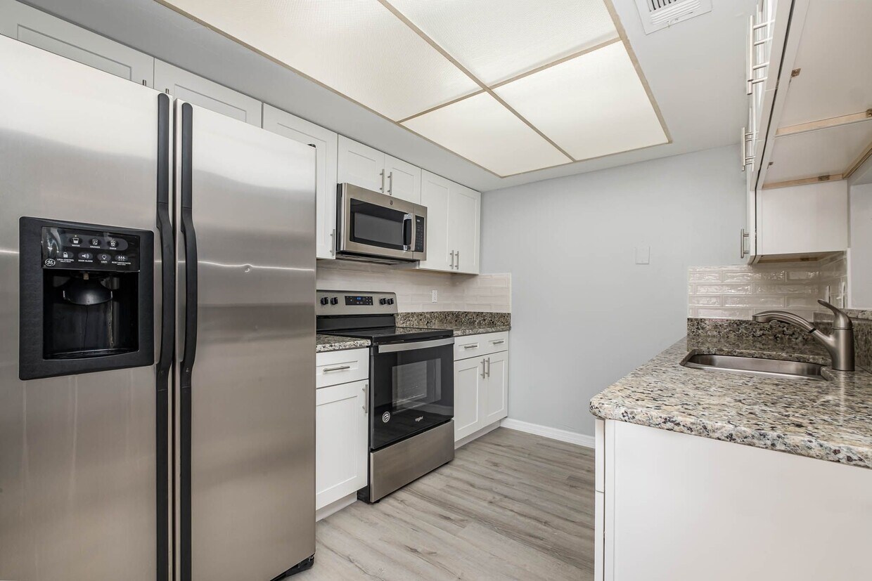 Foto principal - 629 Ridge Club Dr