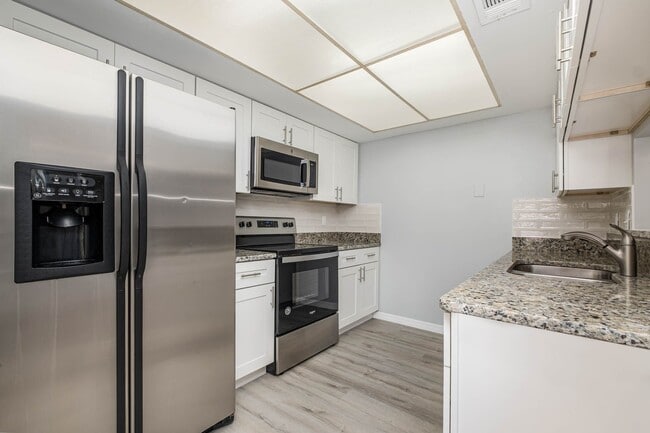 Foto del edificio - 629 Ridge Club Dr