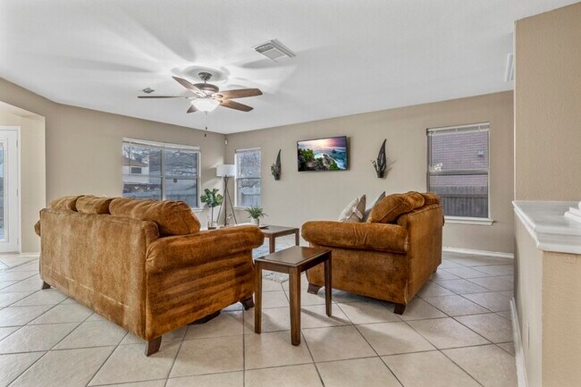 Foto del edificio - 4818 Creekway St