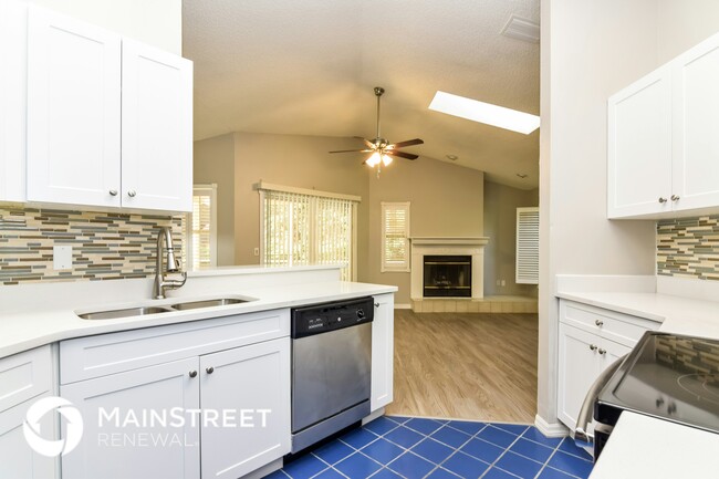 Foto del edificio - 812 Crestridge Dr